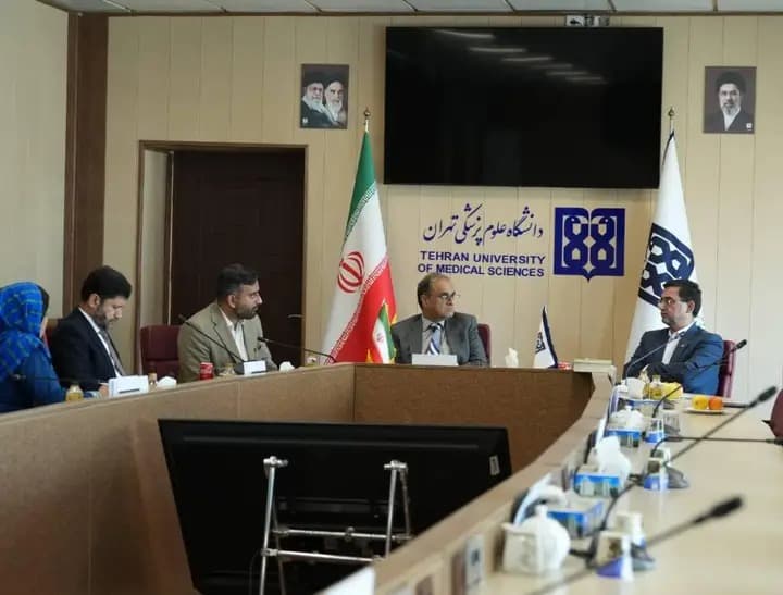پاکستانی سفیر کا تہران میڈیکل یونیورسٹی کا دورہ، مشترکہ ریسرچ پراجیکٹس پر گفتگو